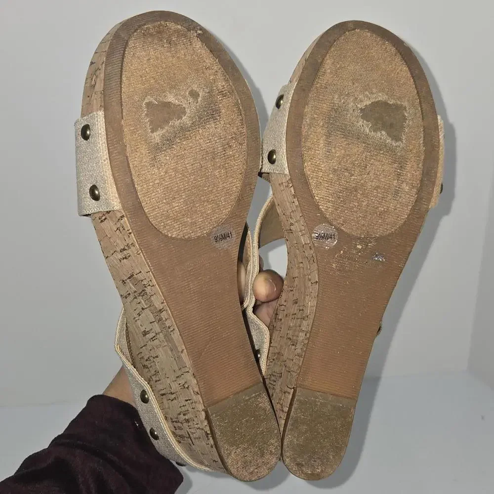Lucky Brand if have sandals